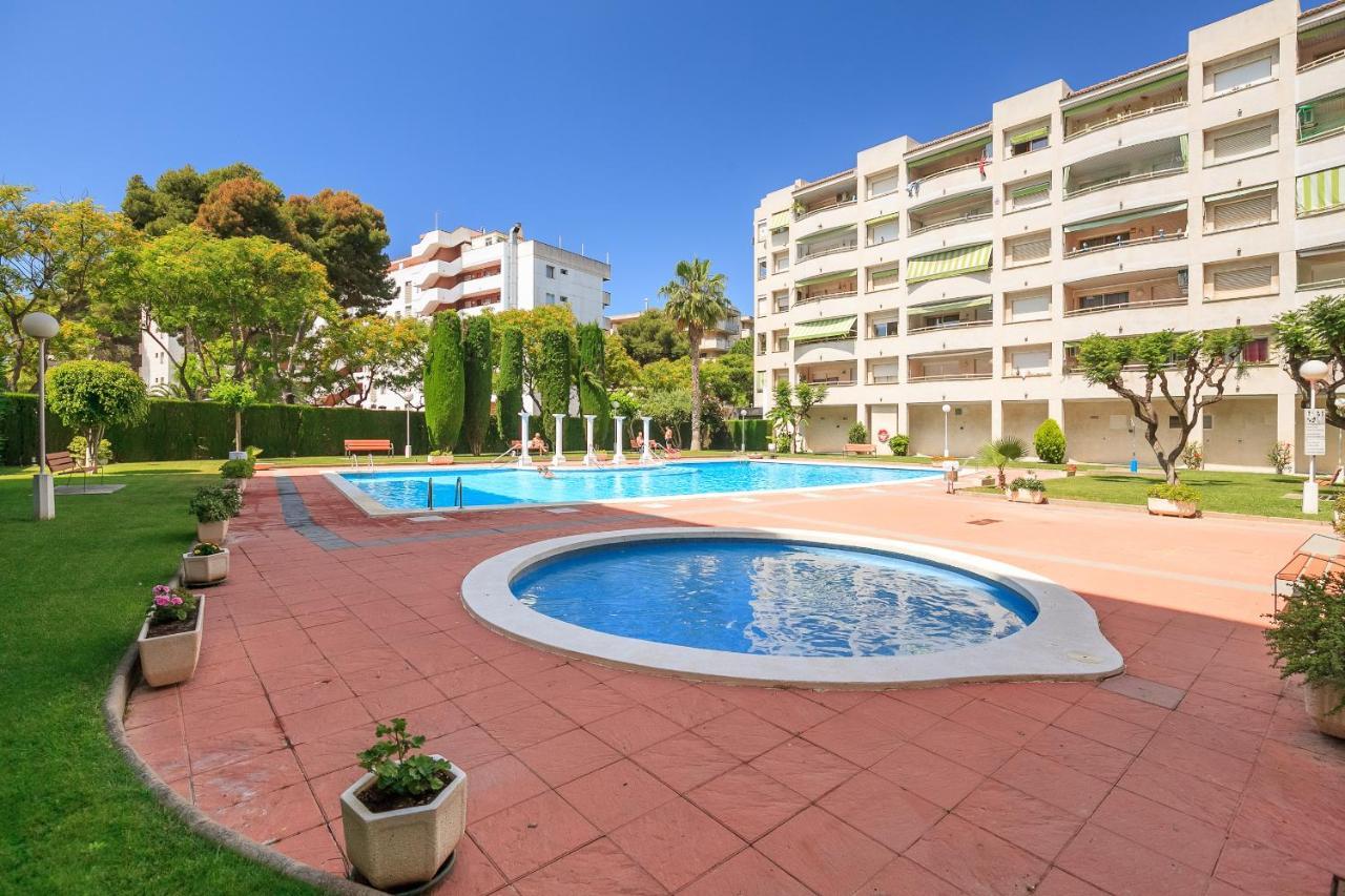 Uhc Marathon Apartments Salou Luaran gambar